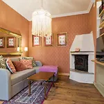 Unique & Cozy Old Town Apartment